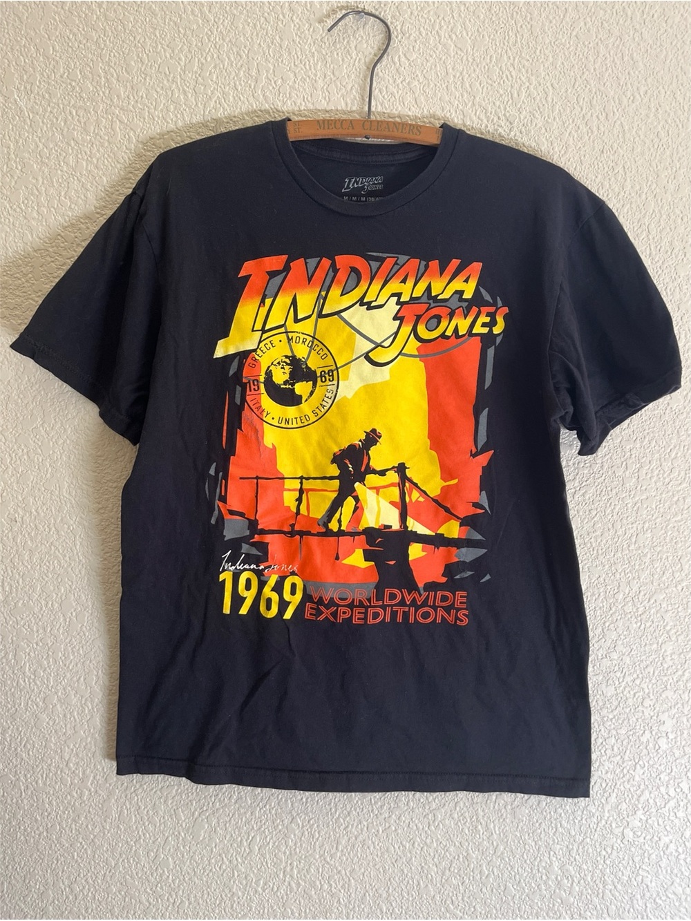 Indiana Jones Graphic Tee Men’s Size Medium